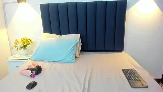 Angyrios online show from April 2026 08:28:02 PM