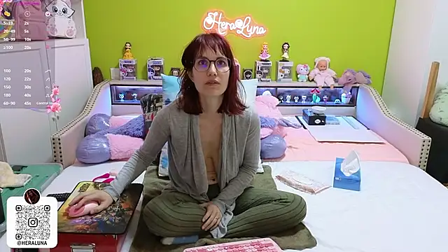  HeraLuna  online show from March 2026 10:05:02 PM