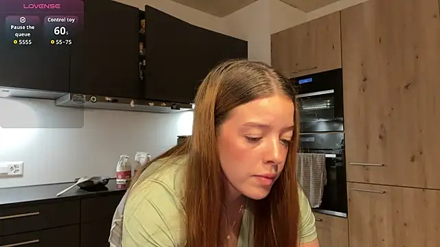 Snapshot of allisonwhite222 chatting on November 2025 02:38:01 PM allisonwhite222 online show from November 2025 02:38:01 PM