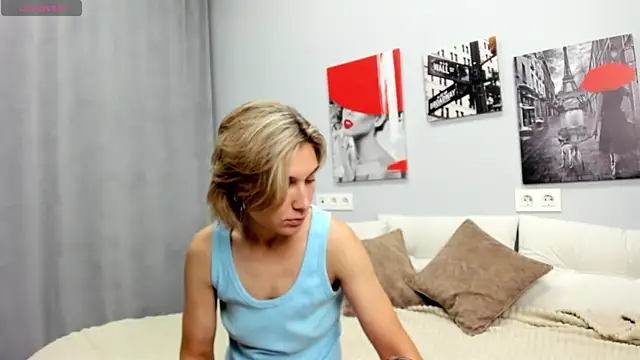 Snapshot of Tenderly_Sophie chatting on July 2026 01:11:01 AM Tenderly Sophie online show from July 2026 01:11:01 AM