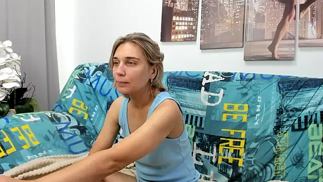 Snapshot of Tenderly_Sophie chatting on July 2026 01:10:02 AM Tenderly Sophie online show from July 2026 01:10:02 AM