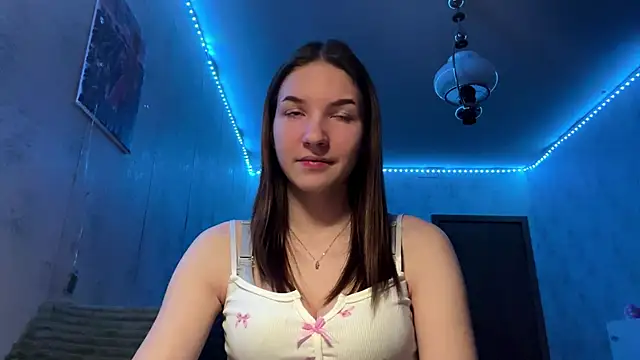 Beauty miIa online show from November 2025 07:16:02 PM