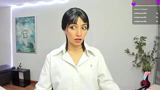 chloehanna online show from May 2026 07:22:02 PM