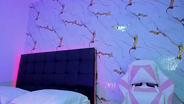 Scarlet DLuce online show from April 2026 09:04:01 AM