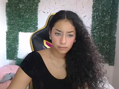 emily stars1 online show from November 2025 07:02:02 PM