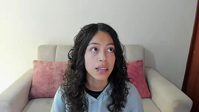 emily jonessxx online show from November 2025 04:51:02 PM