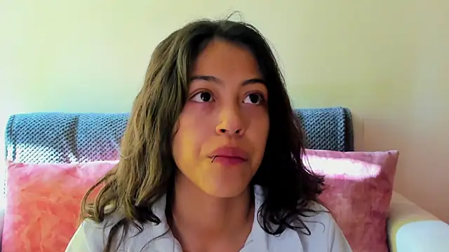 emily jonessxx online show from November 2025 08:41:02 PM