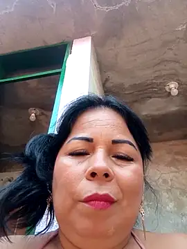 Snapshot of mother2-divorced chatting on May 2026 01:38:02 PM mother2-divorced online show from May 2026 01:38:02 PM