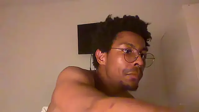 Snapshot of Albert_Madrid chatting on June 2026 05:12:02 PM Albert Madrid online show from June 2026 05:12:02 PM