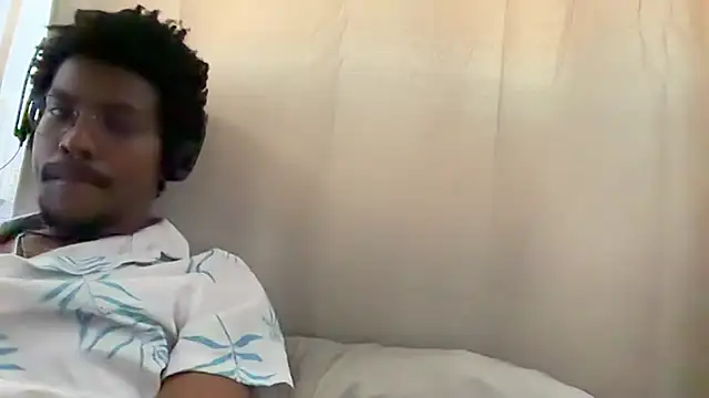 Snapshot of Albert_Madrid chatting on June 2026 12:22:01 PM Albert Madrid online show from June 2026 12:22:01 PM