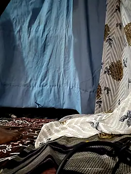 Ezabelljohn online show from April 2026 09:15:01 PM