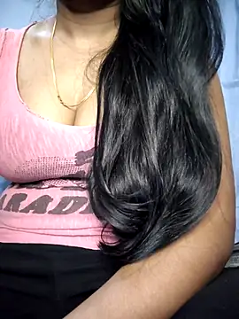 Ezabelljohn online show from April 2026 04:23:01 PM