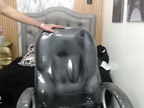 paul ponce online show from November 2025 12:47:01 PM