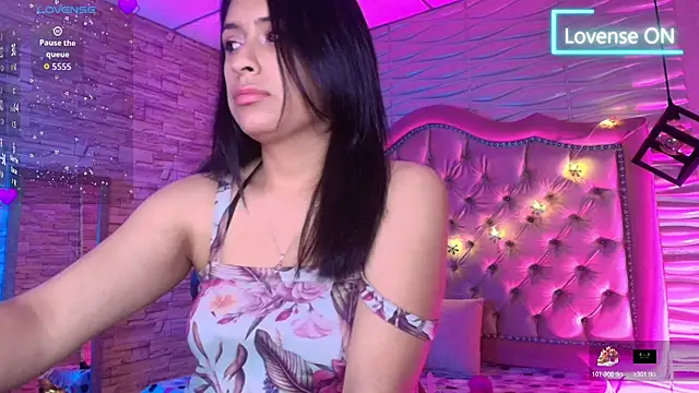 Roxanne Han online show from November 2025 11:43:02 AM