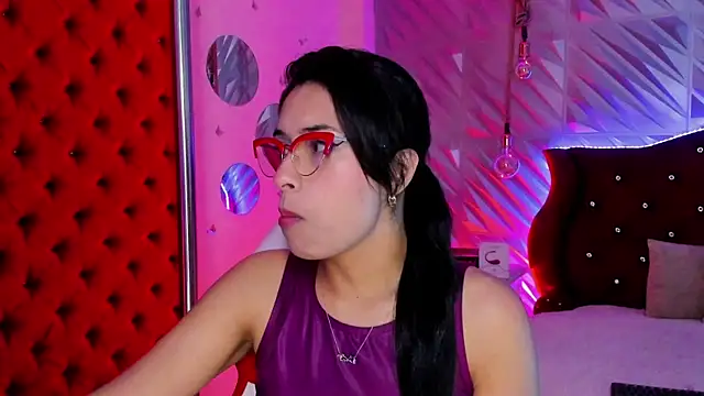 Roxanne Han online show from April 2026 12:08:02 PM