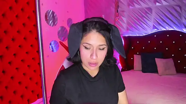 Roxanne Han online show from July 2026 12:34:01 PM