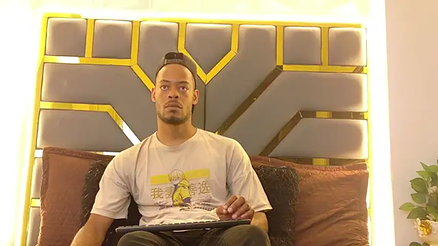 Neytanmalcon online show from November 2025 08:20:02 PM