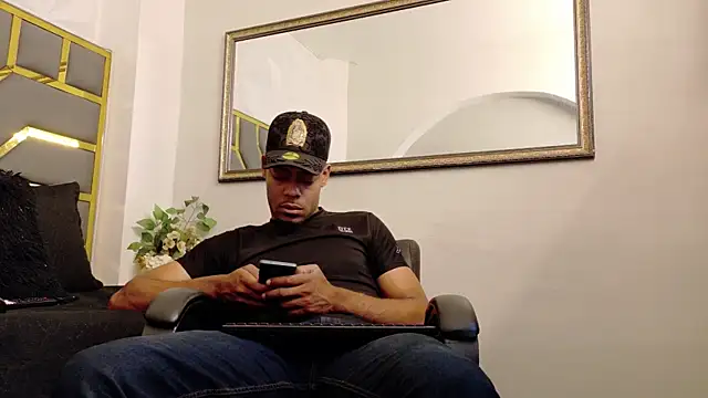 Neytanmalcon online show from December 2025 08:40:01 PM