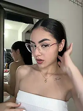 IslaCole online show from February 2026 11:19:02 PM