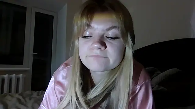 Snapshot of AuroraXRoses chatting on October 2025 06:31:02 PM AuroraXRoses online show from October 2025 06:31:02 PM