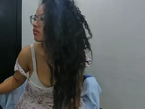 agata18  online show from January 2026 12:43:01 PM