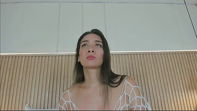 NahimiThompson online show from July 2026 07:45:01 PM