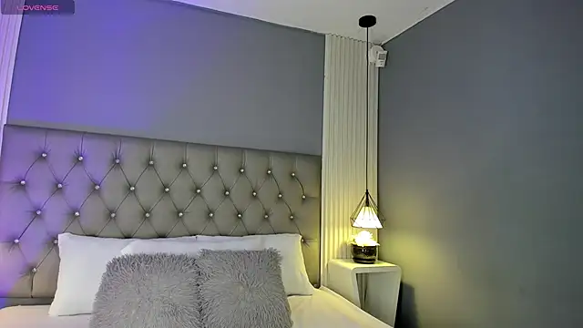 Anasha21 online show from April 2026 04:06:02 AM