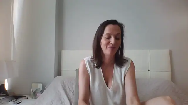 Snapshot of ArianaStarr chatting on June 2026 06:45:01 AM ArianaStarr online show from June 2026 06:45:01 AM
