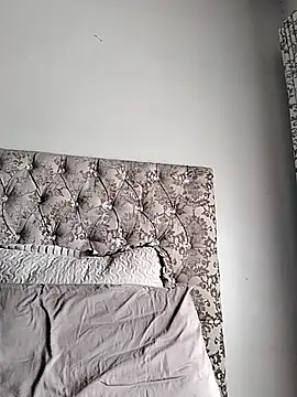 Snapshot of IndianLara chatting on November 2025 07:09:01 AM IndianLara online show from November 2025 07:09:01 AM