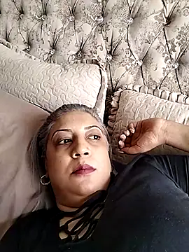 Snapshot of IndianLara chatting on November 2025 10:47:01 AM IndianLara online show from November 2025 10:47:01 AM