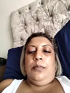 Snapshot of IndianLara chatting on March 2026 01:39:01 PM IndianLara online show from March 2026 01:39:01 PM