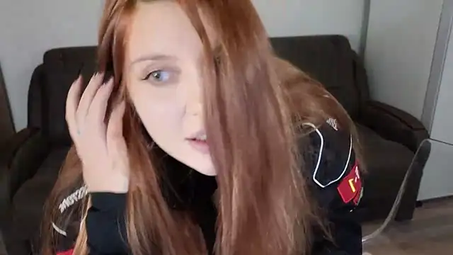 Anastelle online show from November 2025 10:52:02 PM