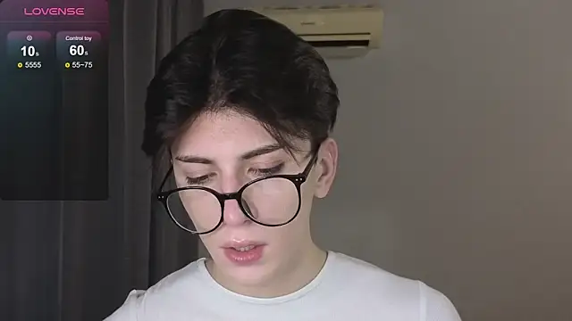 Oliver star boy  online show from November 2025 02:40:02 PM