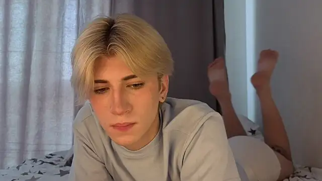 Snapshot of Oliver_star_boy_ chatting on June 2026 07:51:02 AM Oliver star boy online show from June 2026 07:51:02 AM