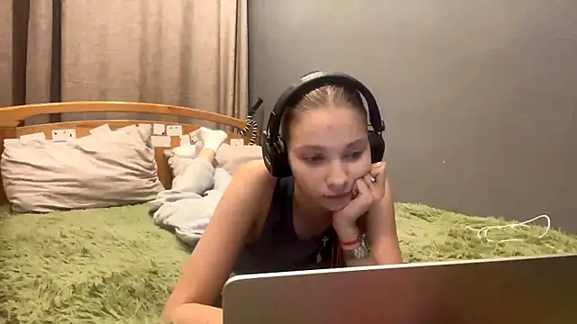 Softixq online show from December 2025 03:54:01 PM