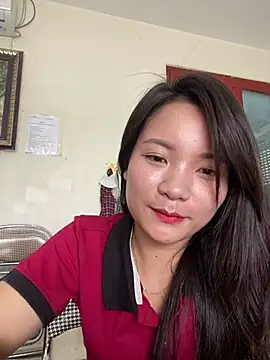 Snapshot of Bee_Yellow00 chatting on July 2026 02:51:01 AM Bee Yellow00 online show from July 2026 02:51:01 AM