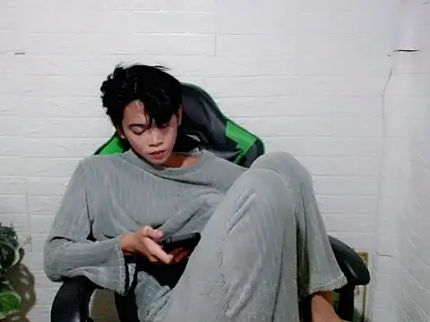 Snapshot of AsianCuteGuy21 chatting on April 2026 05:10:02 PM AsianCuteGuy21 online show from April 2026 05:10:02 PM