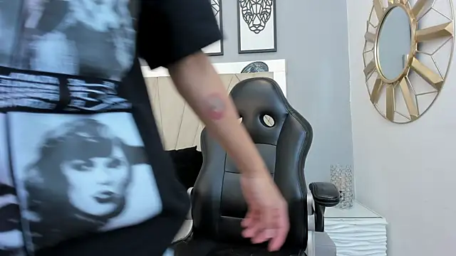 adams bobby online show from November 2025 11:24:02 AM