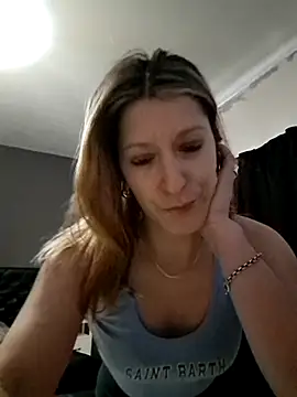 Snapshot of Katyfoxie chatting on November 2025 10:12:01 PM Katyfoxie online show from November 2025 10:12:01 PM