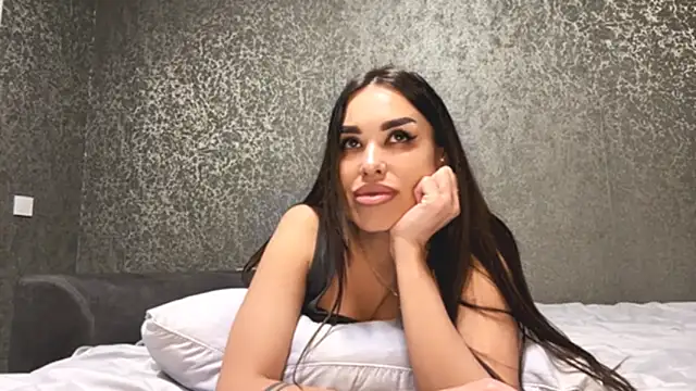velvetveyraX online show from May 2026 05:10:02 PM