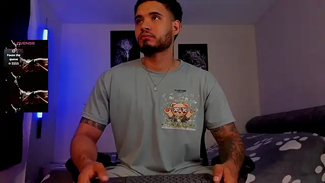 AUSTINN TORRES online show from February 2026 01:04:02 AM