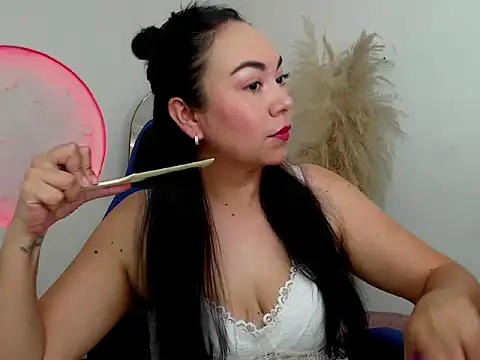 Yadis hot online show from November 2025 09:24:02 PM