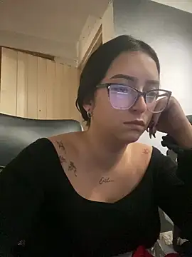 Kloe Novoa online show from February 2026 01:32:02 PM