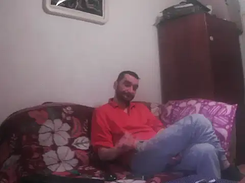 Snapshot of alin42xx chatting on November 2025 06:24:01 AM alin42xx online show from November 2025 06:24:01 AM