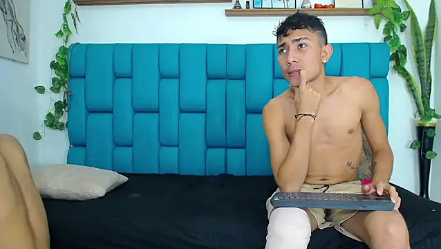 Hot Boys Latinos X online show from January 2026 10:02:02 PM