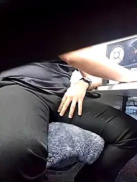 ozone1992 online show from April 2026 08:41:02 AM