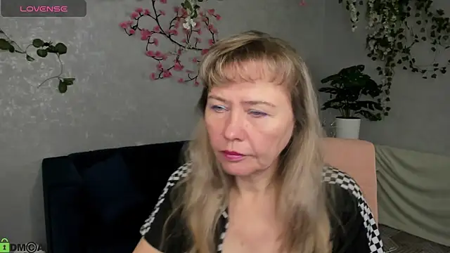 Carla Vogue online show from November 2025 02:54:02 AM