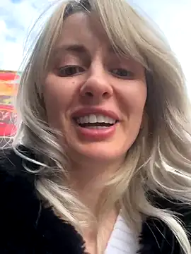 blondegirlx online show from November 2025 12:49:02 PM