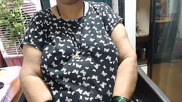 Snapshot of TABOOBREAKERS chatting on March 2025 12:22:01 AM TABOOBREAKERS online show from March 2025 12:22:01 AM