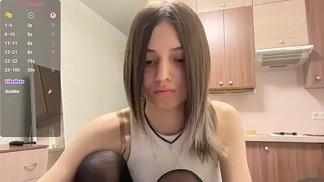 AidaGloshen online show from December 2025 01:42:01 PM